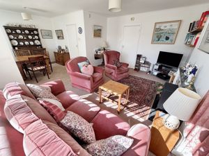 Lounge- click for photo gallery